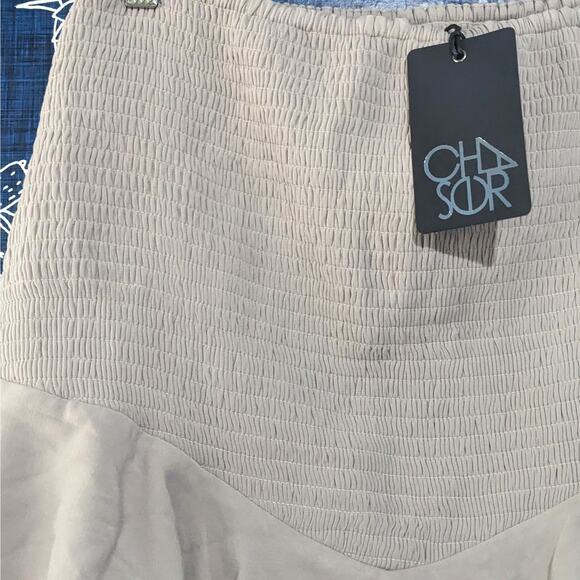 NWT Chaser Heirloom Woven Smocked Tiered Mini Skirt Taupe Women's Size Small - Picture 3 of 7